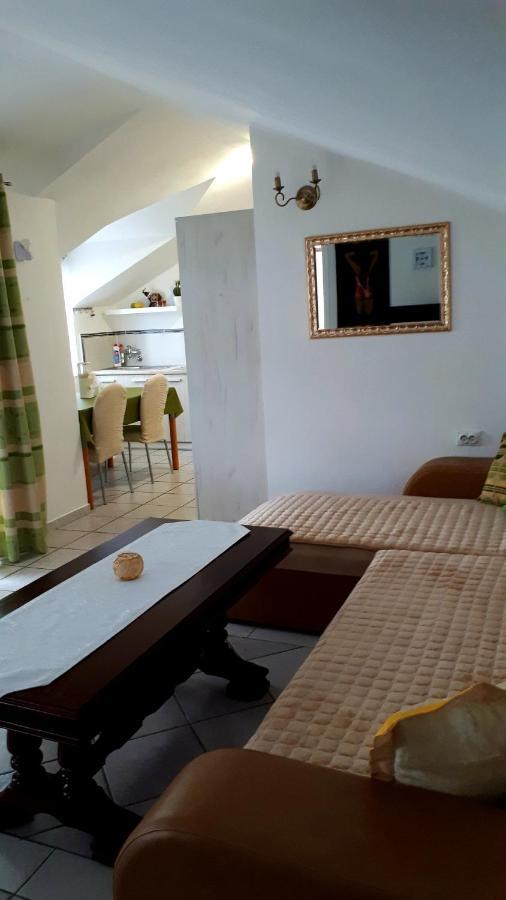 Apartmani Kalinic Bijela Oda fotoğraf