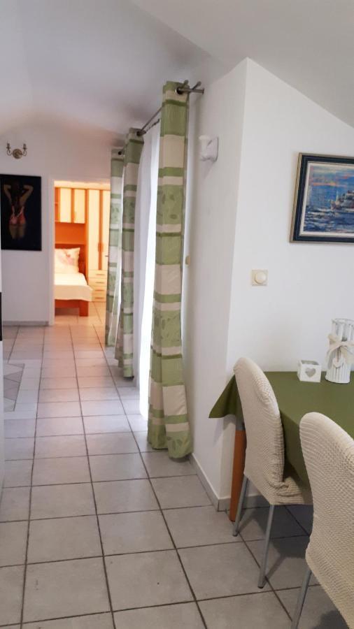 Apartmani Kalinic Bijela Oda fotoğraf